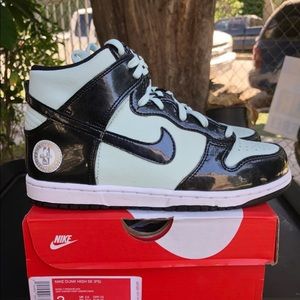 Nike Dunk High "Barly Green" Size 3Y